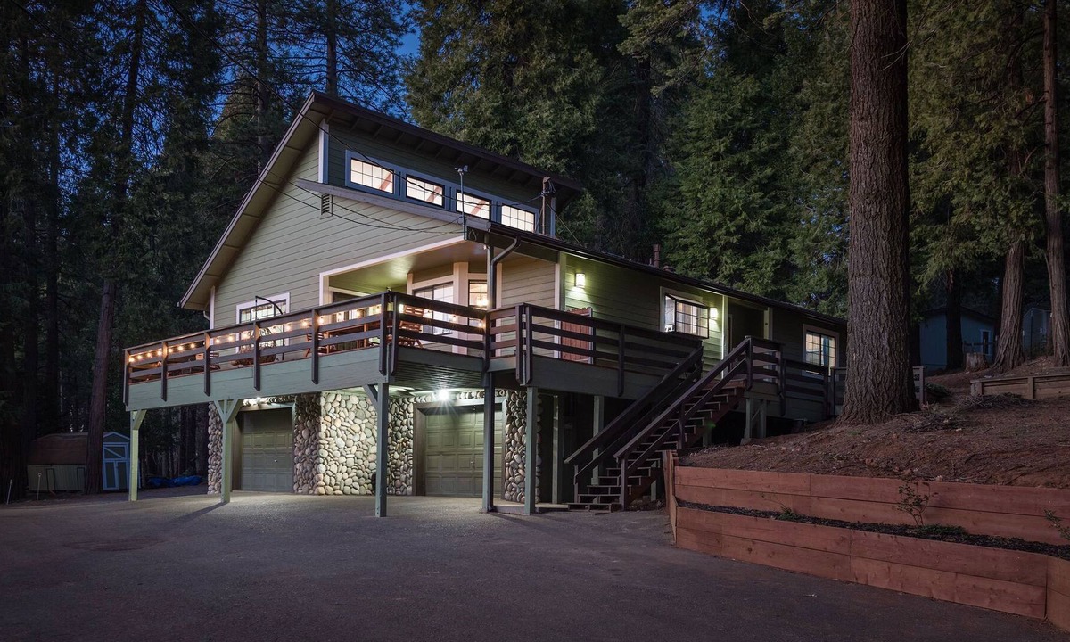 Apple Hill House | Modern Mountain Retreat - Welcome to Pine Ridge!