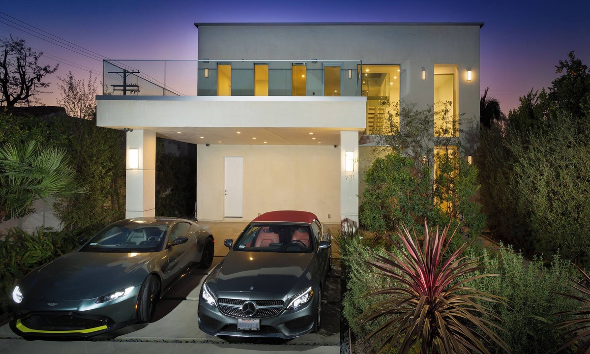 Melrose Villa | Modern Weho Luxury Stunning High Ceiling + Rooftop