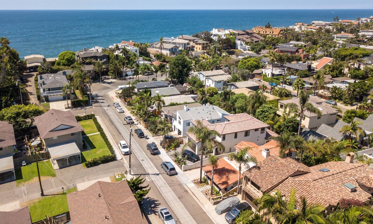 Encinitas House | Moonlight Beach Luxury Home