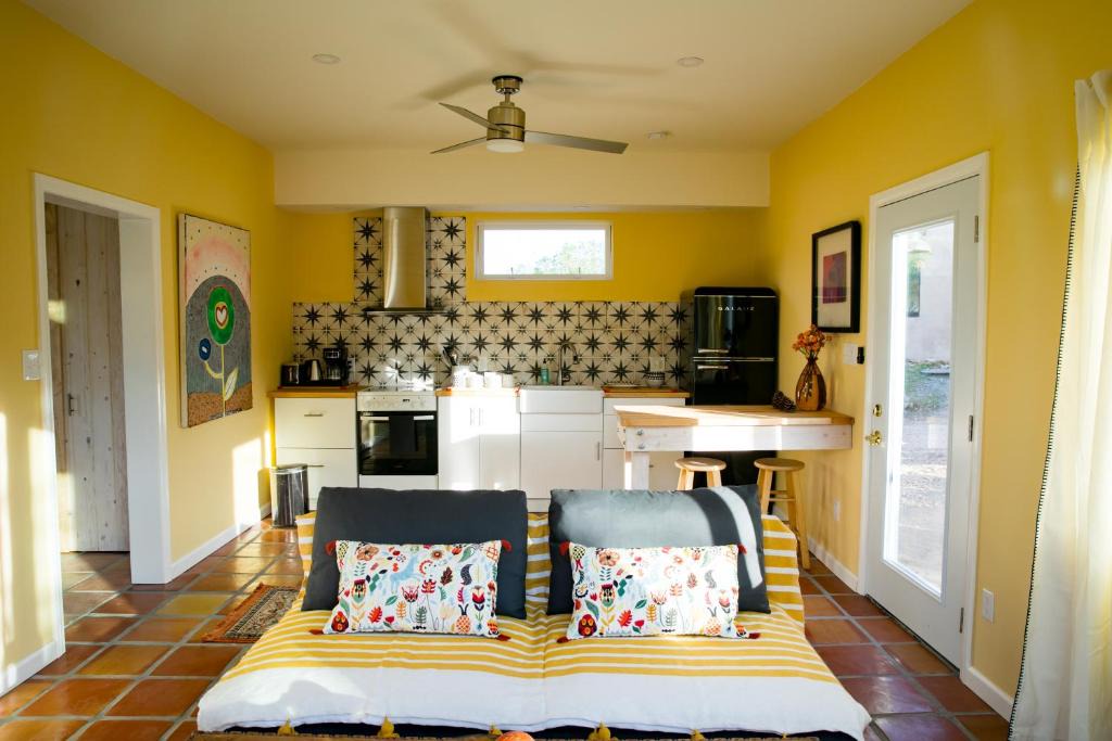 Joshua Tree Highlands House | Moonlight Mesa Adobe