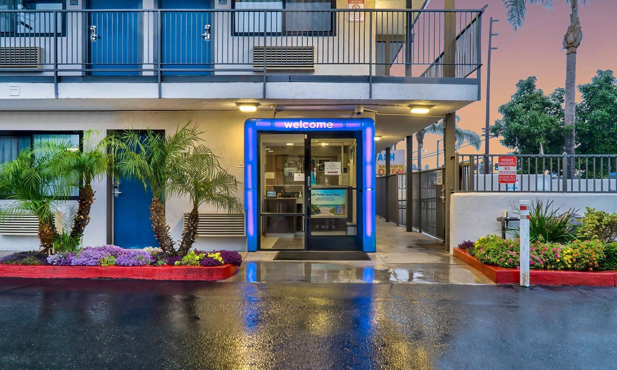 El Monte Hotel | Motel 6 El Monte, CA - Los Angeles