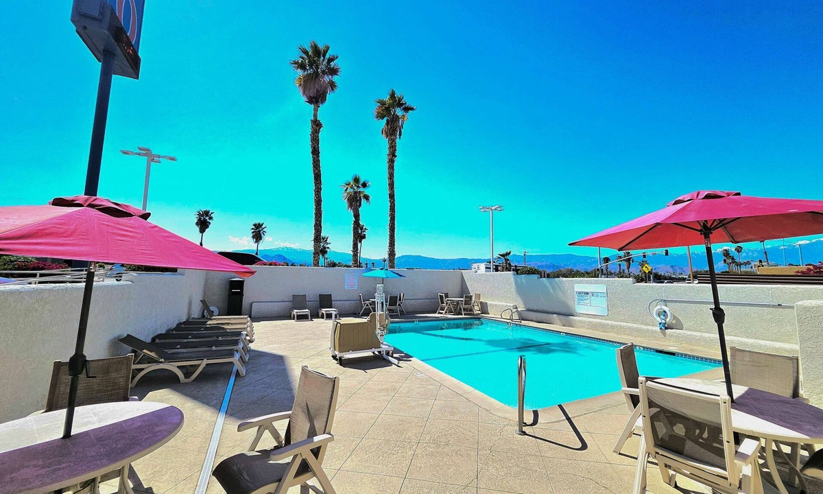 Palm Desert Hotel | Motel 6 Palm Desert, CA - Palm Springs Area