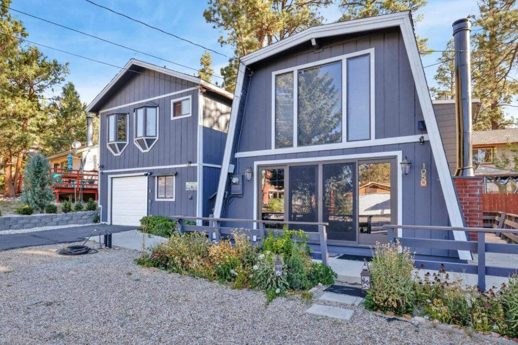 Whispering Forest House | Mount Shasta Retreat #2073 by Big Bear Vacations
