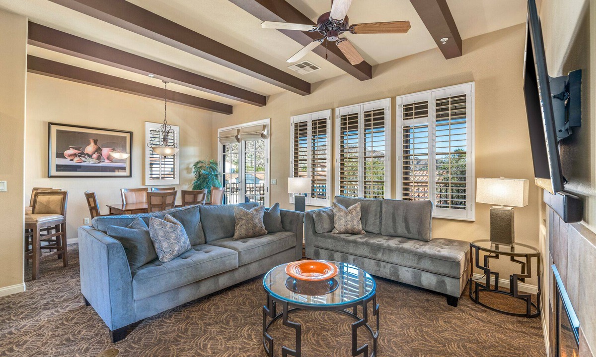 La Quinta Condo | Mountain View! Luxurious Villa near Clubhouse with Mountain Views - Pet Friendly! - Upstairs (C48)