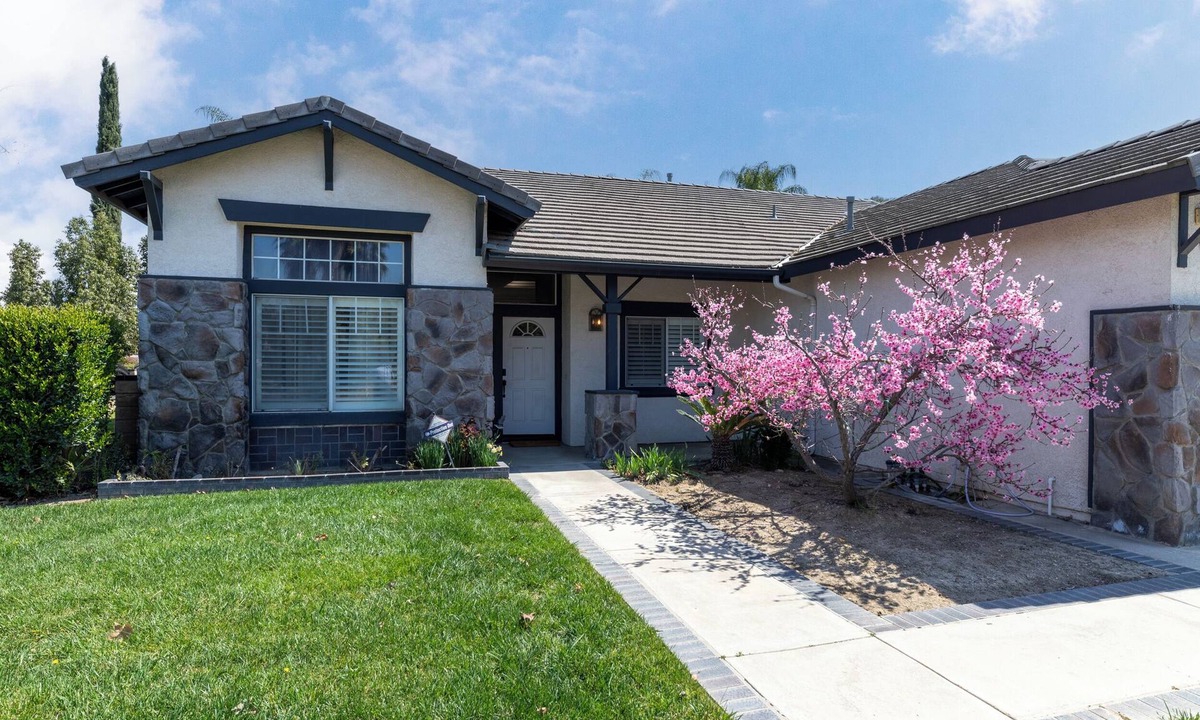 Loma Linda House | Move-in Special! 4BD Home – First Month 4,500 USD
