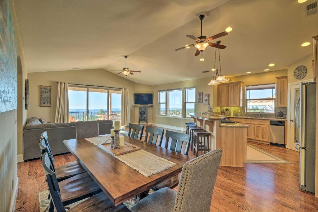 Forest Meadows House | Murphys Retreat with Canyon Views and Game Room