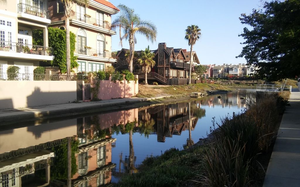 Marina Peninsula Apartment | Must See! On the Marina Canals & Steps to The Famous Venice Beach Boardwalk