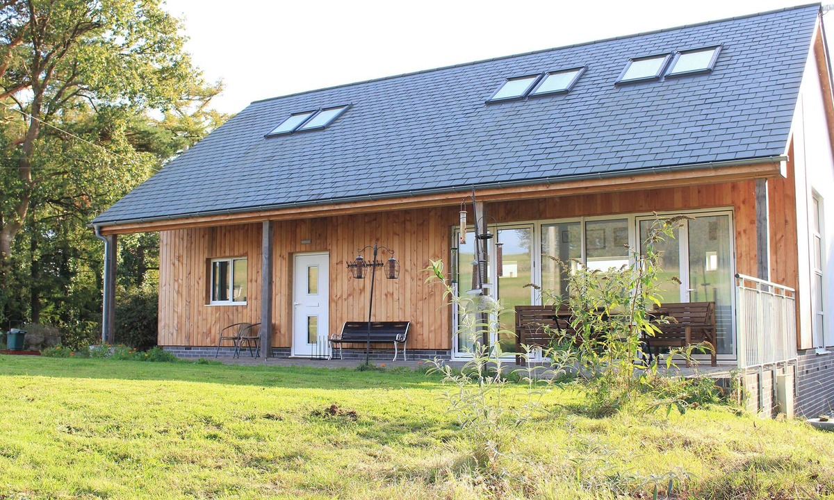 Kingswear Cottage | NARRACOTT DOWN, pet friendly, with a garden in South Molton