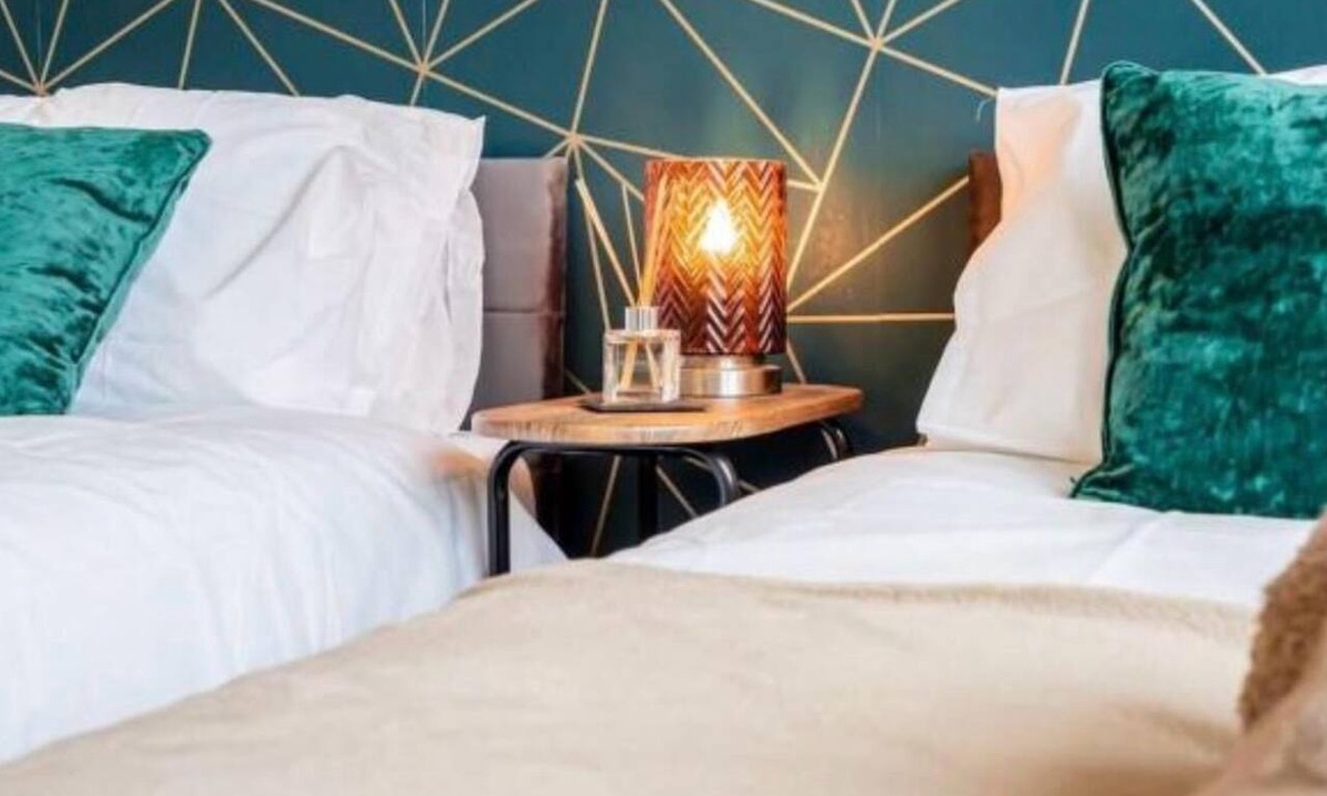 Sheldon House | NEW 3BR Stylish Home Near NEC | HS2 | JLR | Resorts World & B'ham Airport