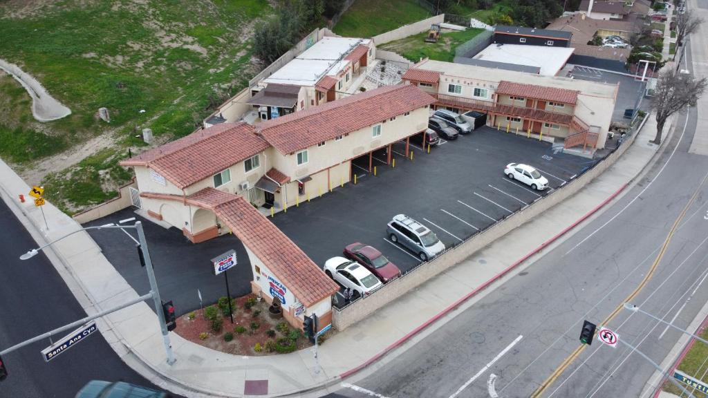 Orange Hotel | New American Inn & Suites