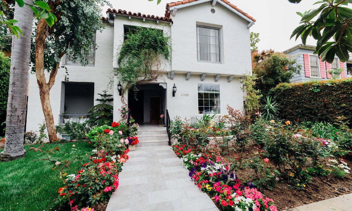Westwood Apartment | New apartment in heart
