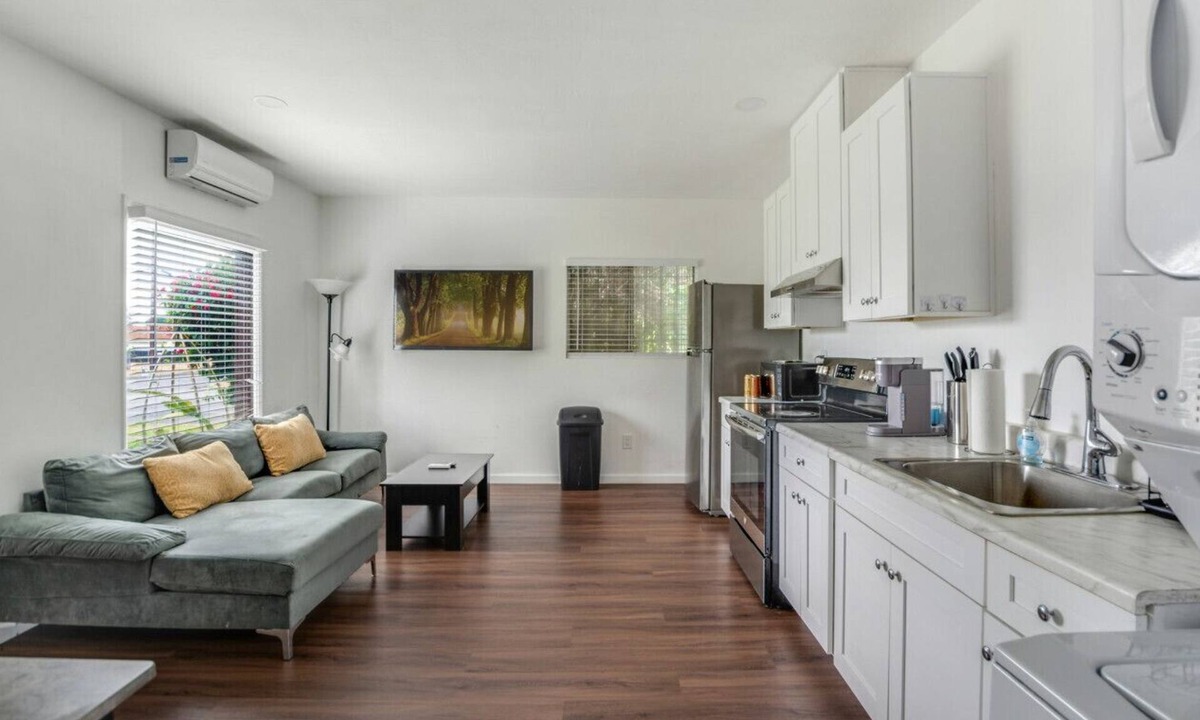 San Bernardino Apartment | New Renovation | 4min2Hospital | Close To Freeway