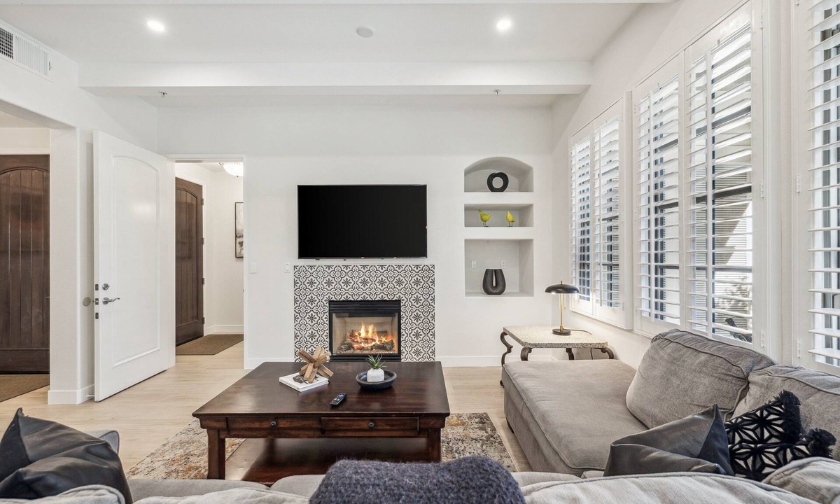 Story Townhome Fountain | La Quinta