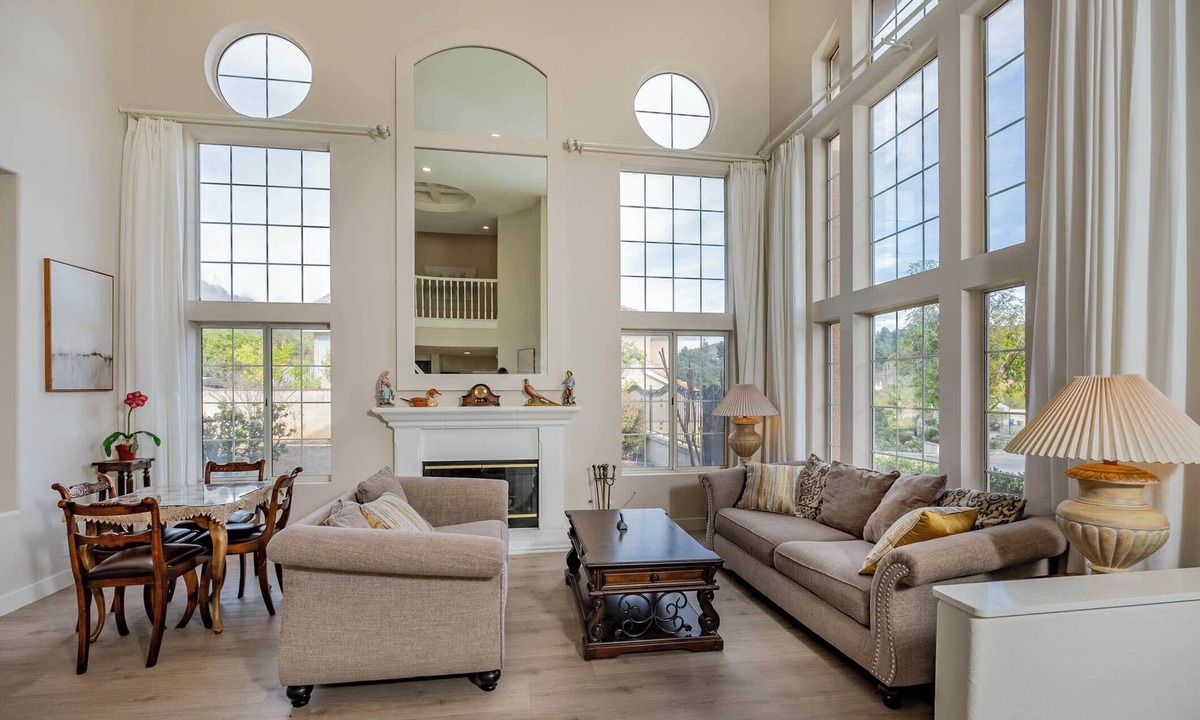Valle Lindo House | Newly Remodeled Suburban House