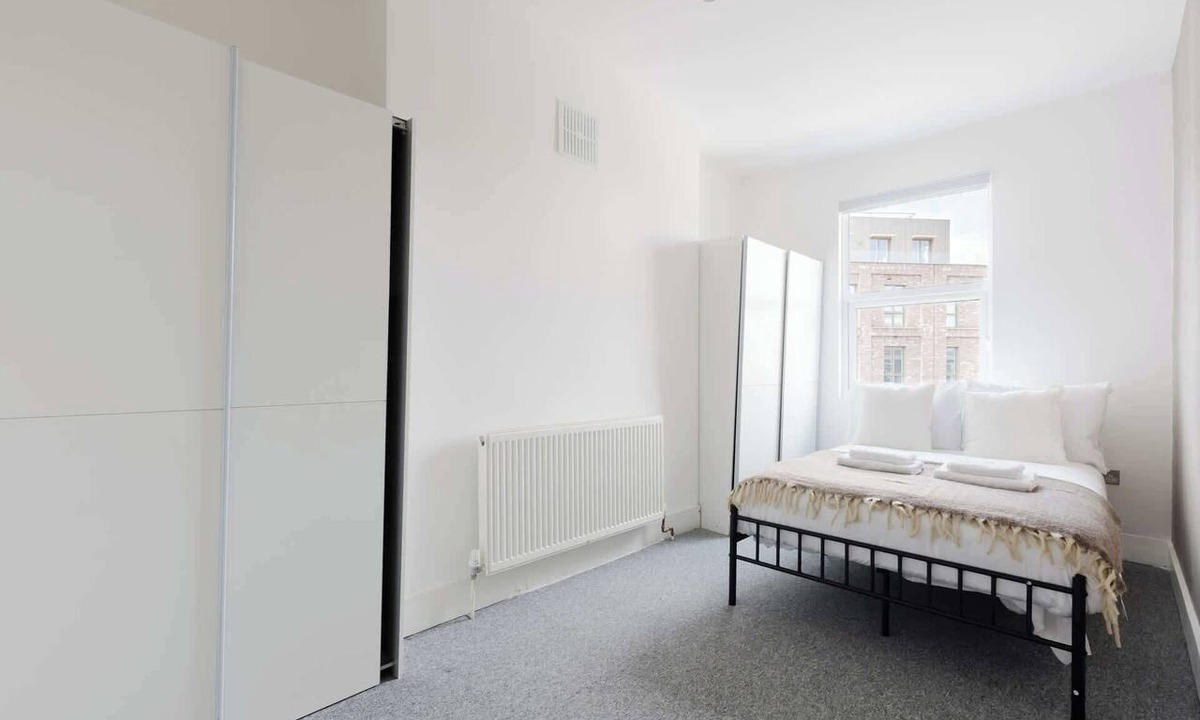 Harrow Road Apartment | Newly Renovated 4BDR Home Near Notting Hill