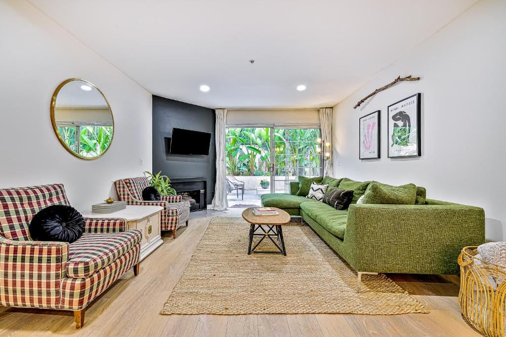 Los Angeles Apartment | Oasis in the City