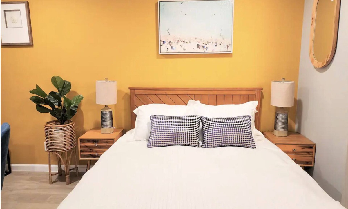 North Lakeport Apartment | Oasis to Love - On the Lake/Pier/Full Kitchen Lakeport Room #7