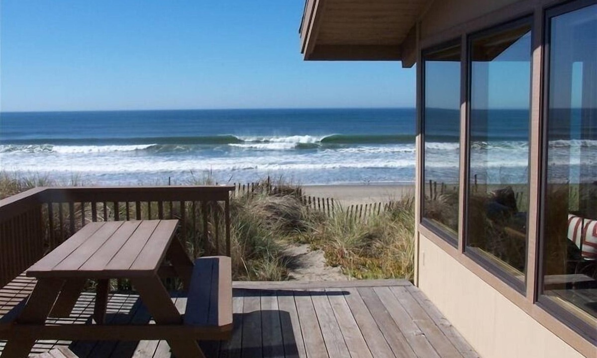 Watsonville House | Ocean Front family Home with Panoramic Views