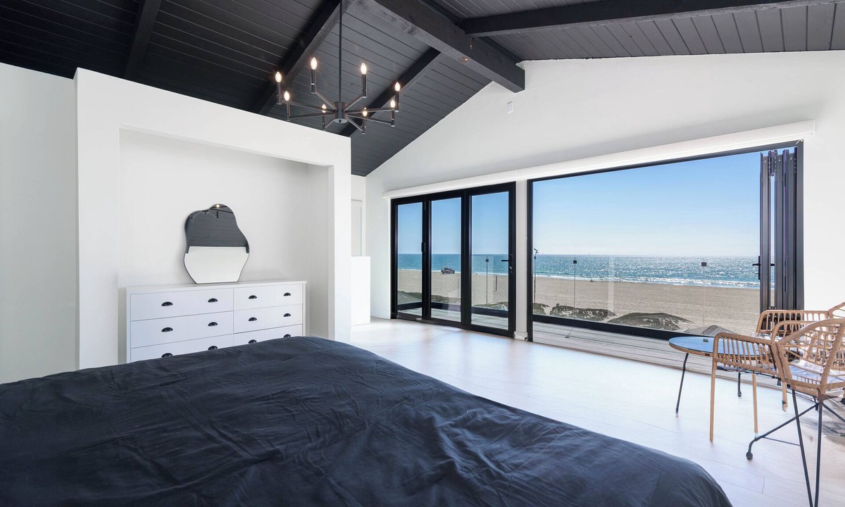 Sunset Beach House | Oceanfront 3-Story Beach House – Luxurious Sunset Beach, Huntington Beach