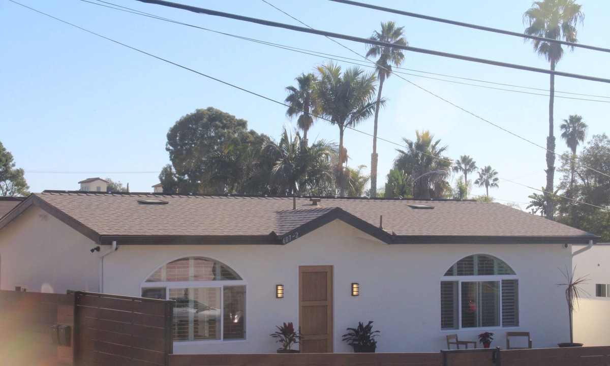 Townsite House | Oceanside Gem