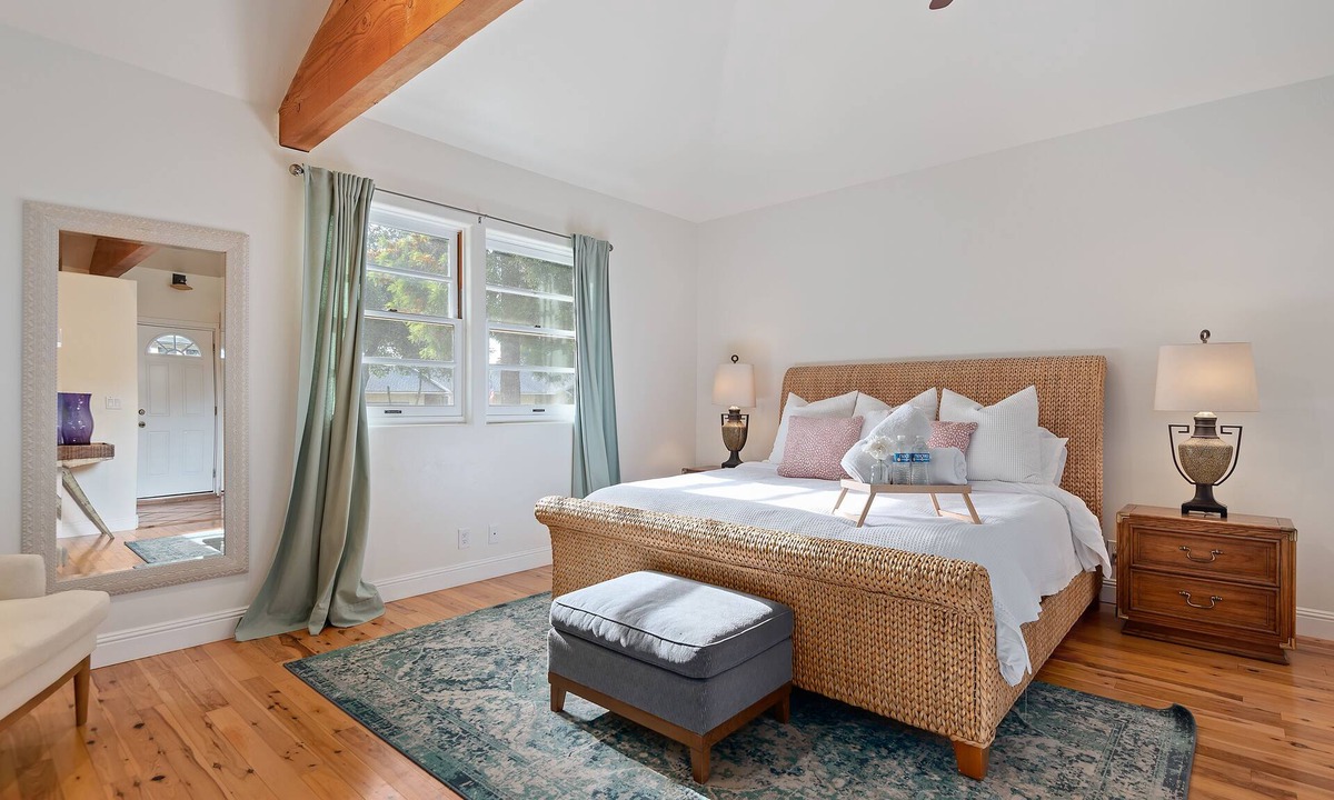 Ojai House | Ojai East End Countryside Retreat with Outside Jacuzzi and EV TESLA Charger
