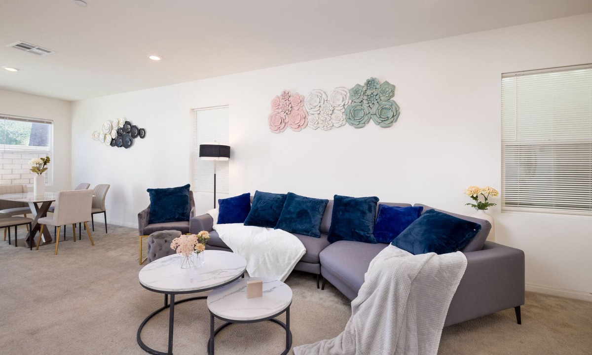 Upland House | Over 2000 SQFT House, Gym, Pool