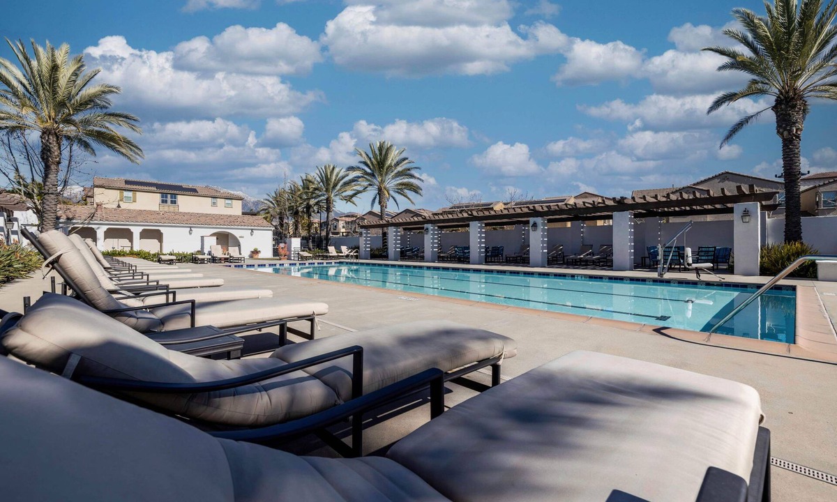 Upland House | Over 2000 SQFT House, Gym, Pool