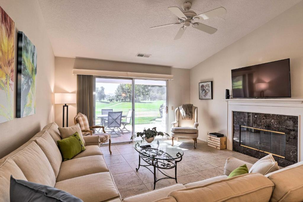 Palm Desert Apartment | Palm Desert Country Club Condo with Mtn Views!