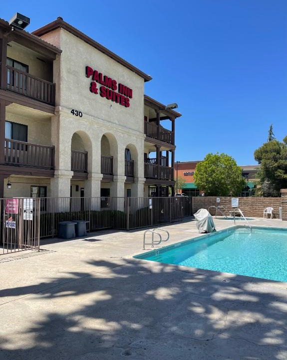 Palmdale Hotel | Palms Inn & Suites
