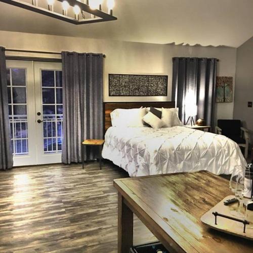 Mariposa House | Papillon Cellars - The Loft