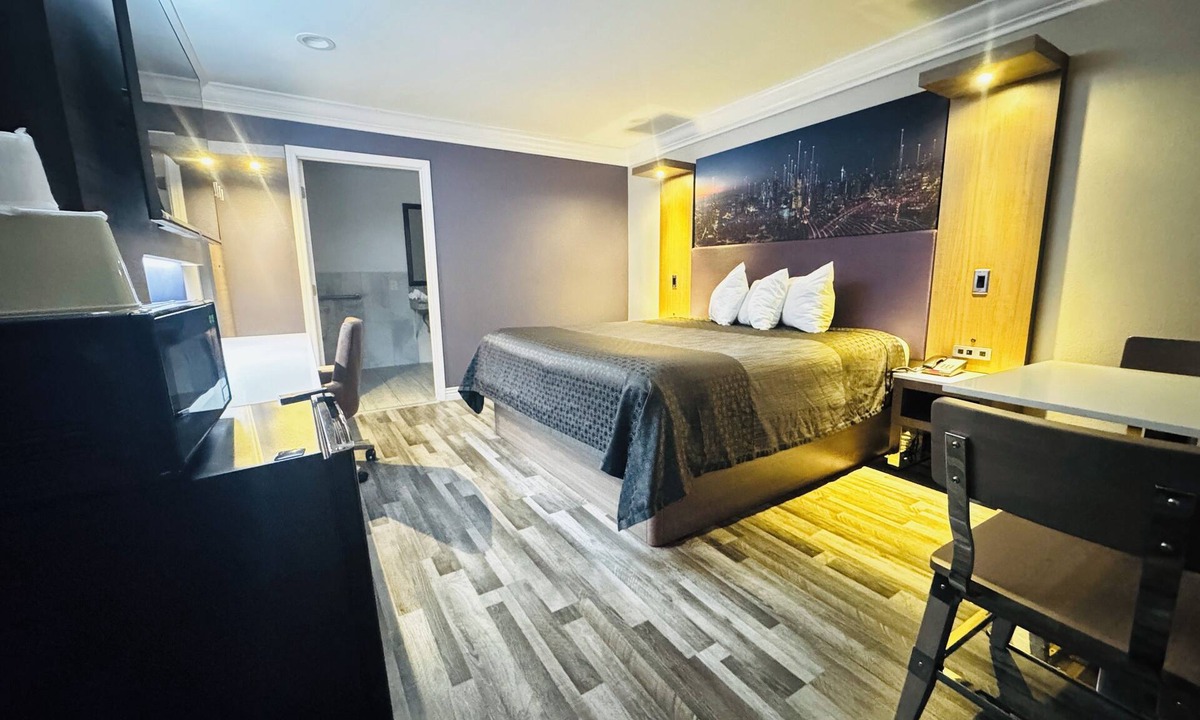 South Montebello Hotel | Paradise Inn