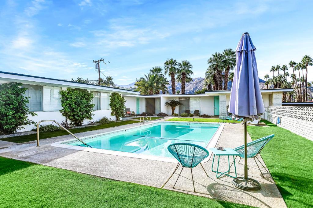 Palm Desert Apartment | PD Retreat Permit# STR2022-0253