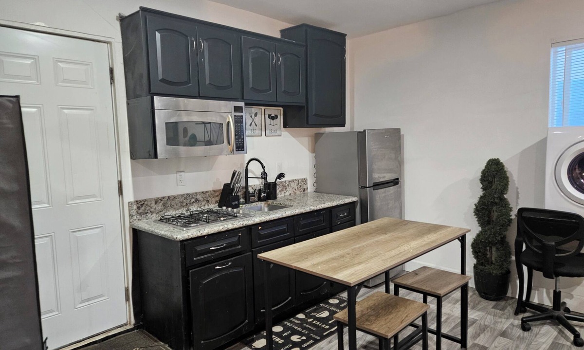 Harbor Gateway North Apartment | Peace and Zen