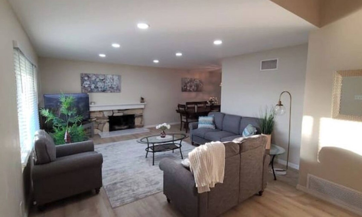 Mission Viejo House | Peaceful modern upgraded home!
