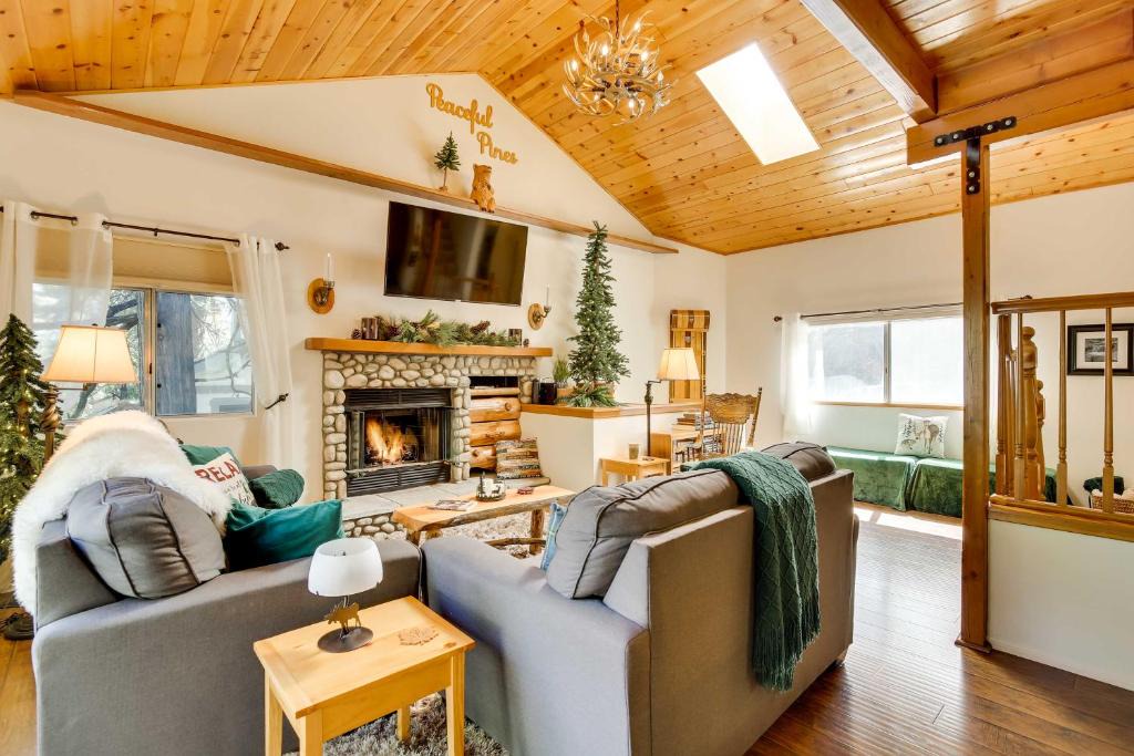 Running Springs House | Peaceful Pines Running Springs Home with 3 Decks