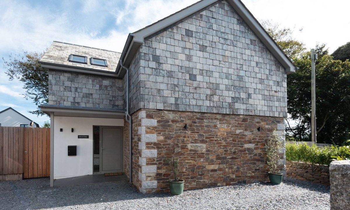 St Minver House | PENTIRE, pet friendly, character holiday cottage in St Minver