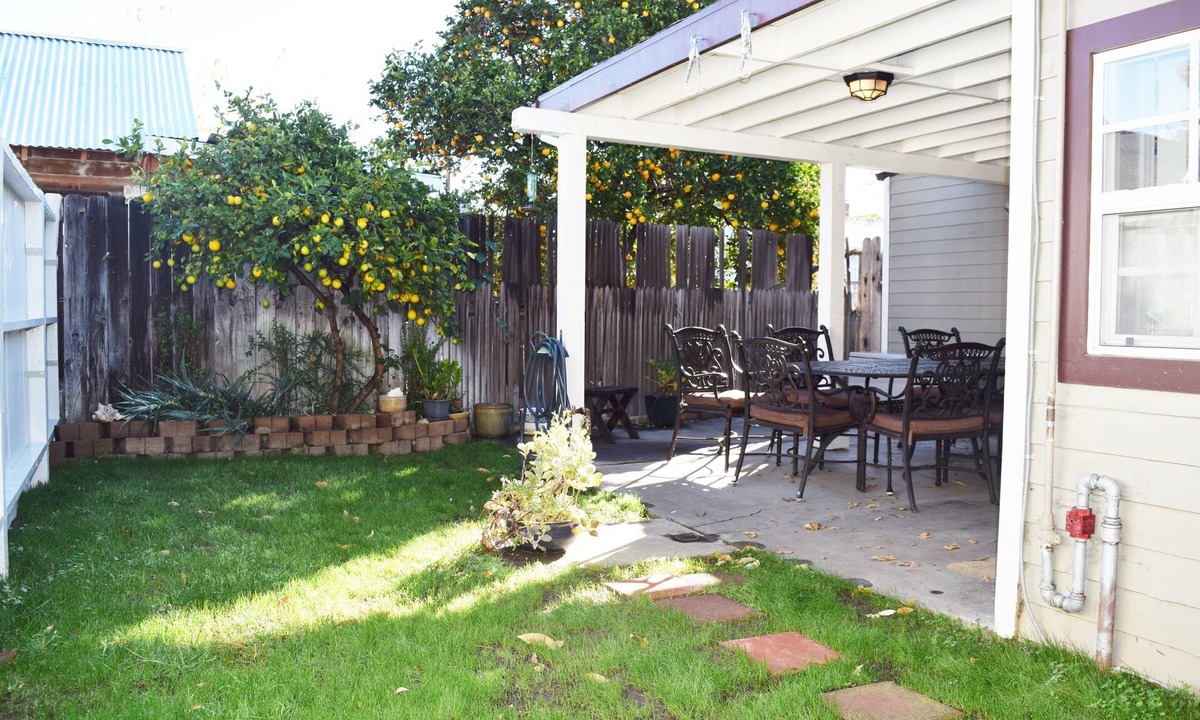Old Towne House | Perfect Cottage For A Disneyland, Newport Beach, Or Chapman University Escape