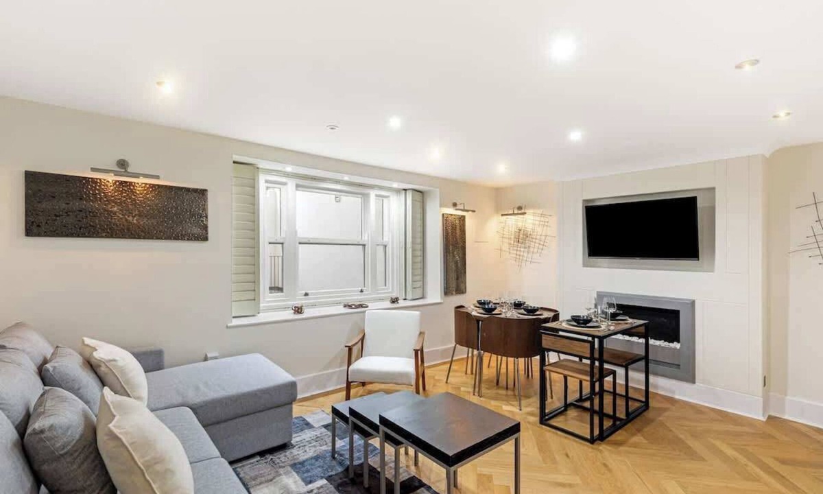 Queen's Gate Apartment | Perfect for Guests Visiting London for first Time