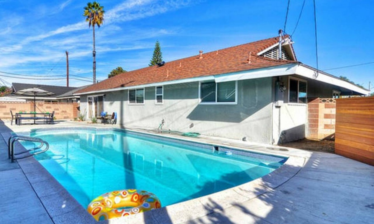 Hermosa Village House | *Pool +Game Room + Disneyland Close*Guests Love It!* Fall Fun*