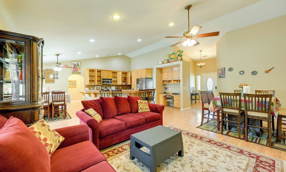 Porterville House | Porterville Getaway w/Patio + Valley Views!