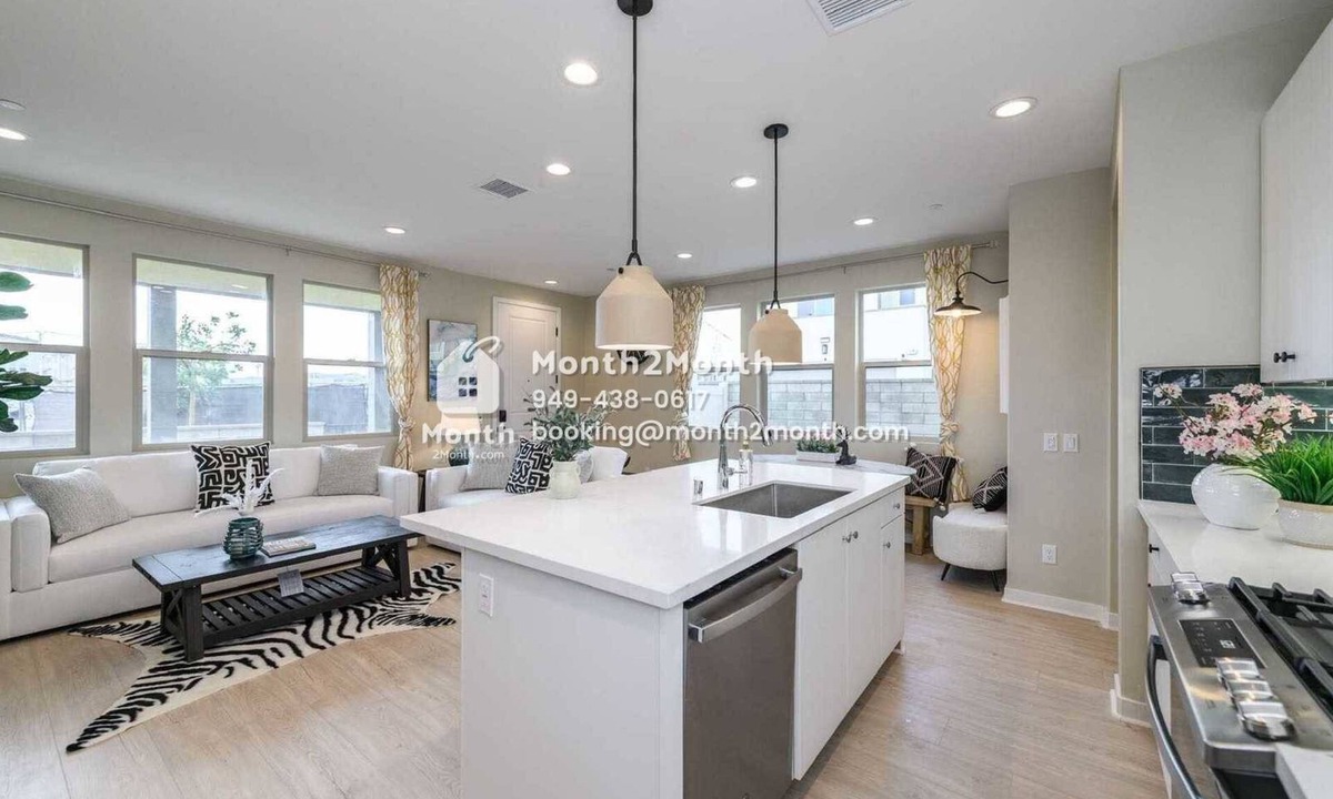 San Juan Capistrano House | Potter Way Starlight #42027