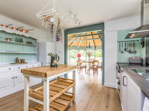 Birdham House | Pretty Three Bedroomed home near the Beach - Pass the Keys