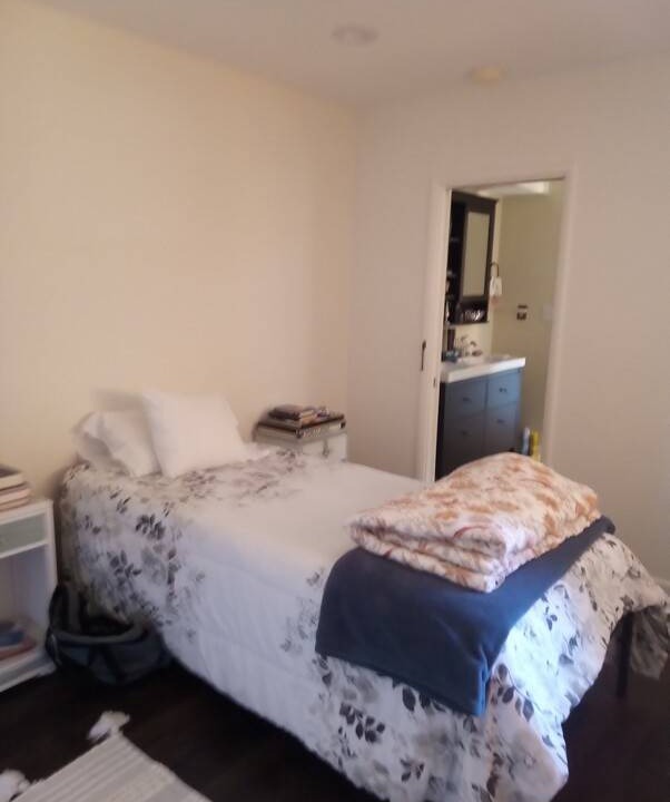 Malaga Cove Resort | Private room ∙ 1 guest