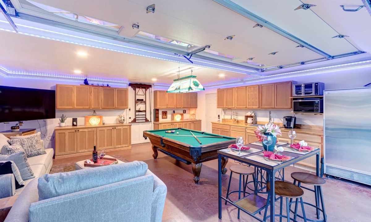 Vista Cottage | Private, ! B/B, Billiard room with deck, Outdoor living, Privacy, Fenced, Yard