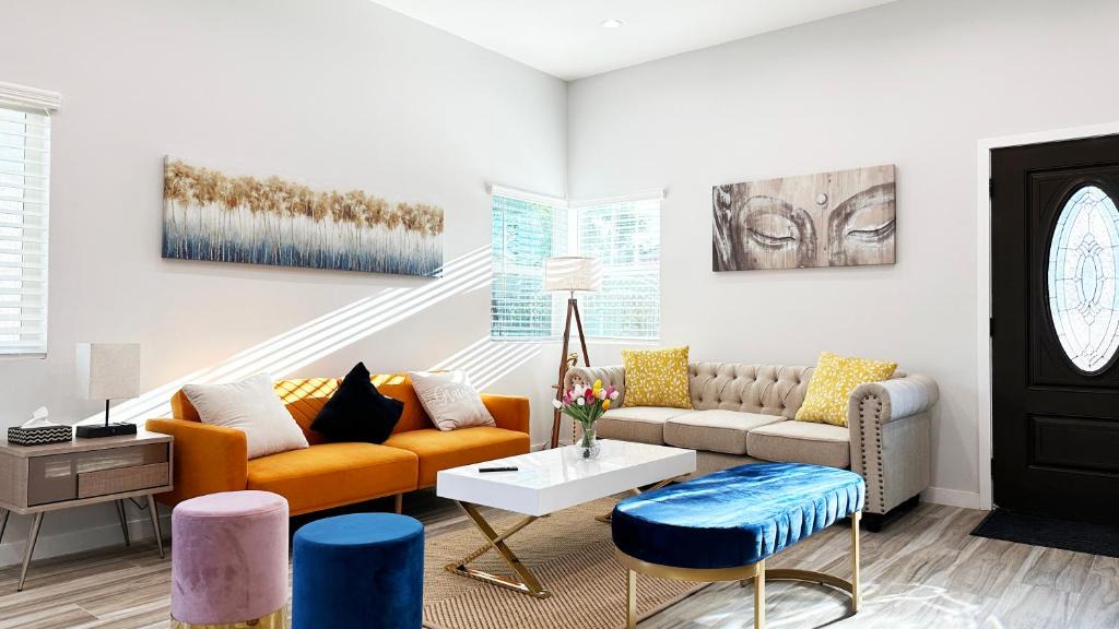 Granada Hills South House | Private, Charming 2BR/2.5BA House with Outdoor Patio