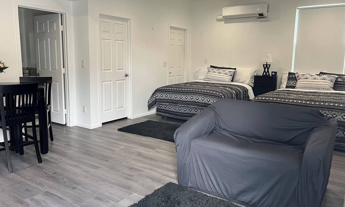 Riverside Apartment | Private Cozy Studio in Riverside