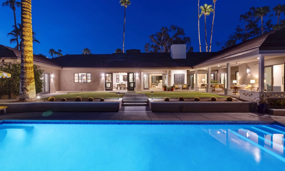 Uptown Design District House | Private & luxurious Villa & Gardens in Old Las Palmas - former Dreyfuss Estate