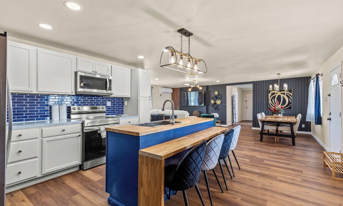 Twentynine Palms House | Private oasis on 5 acres! Family friendly, Close to the military base!