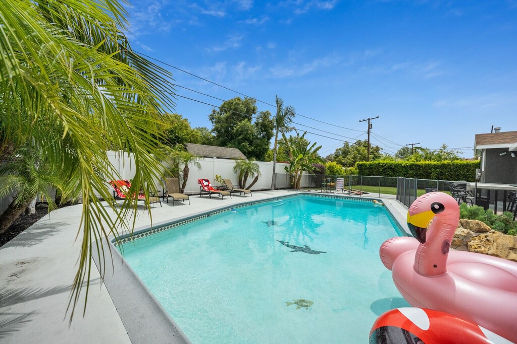 Anaheim Colony Historic District House | Private Pool Home- Near Disney - Fun Home