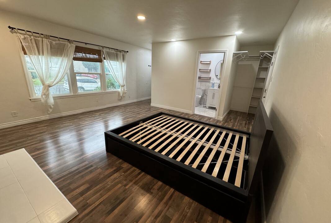 Lakewood Village Resort | Private room ∙ 1 guest